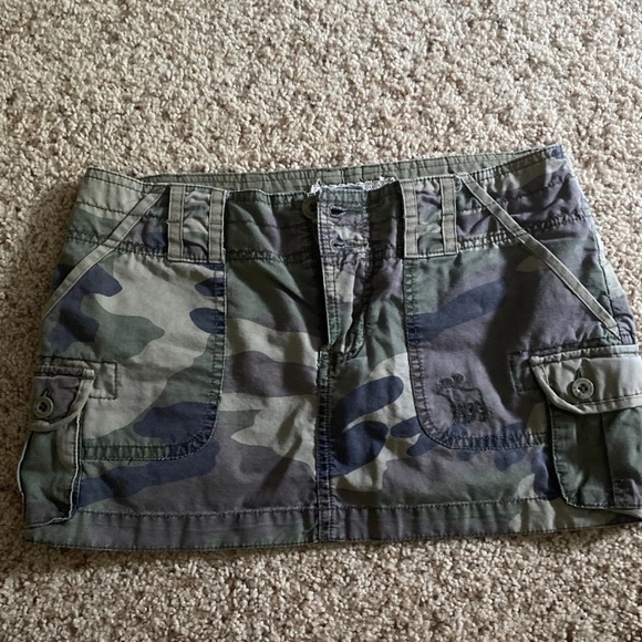 Abercrombie & Fitch Dresses & Skirts - Abercrombie & Fitch Camo Mini Skirt
